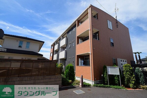 ニューグランドールの物件外観写真